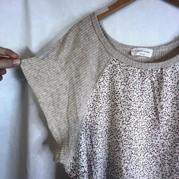 Saints & Hearts Mixed Media Short Sleeve Floral Top Size 2XL - Picture 3 of 8